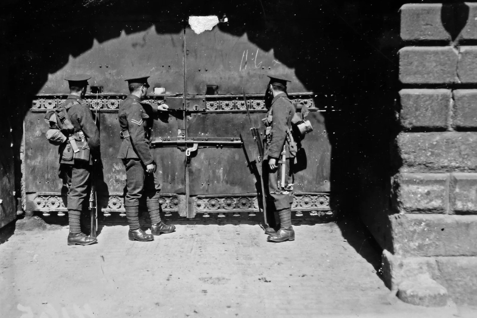 Soldiers Dublin castle